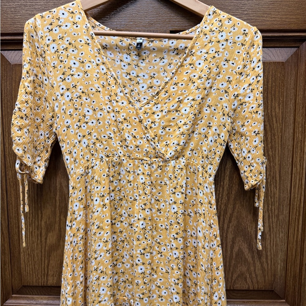 Daisy-Print Yellow Midi Wrap Dress with Tie Sleeves